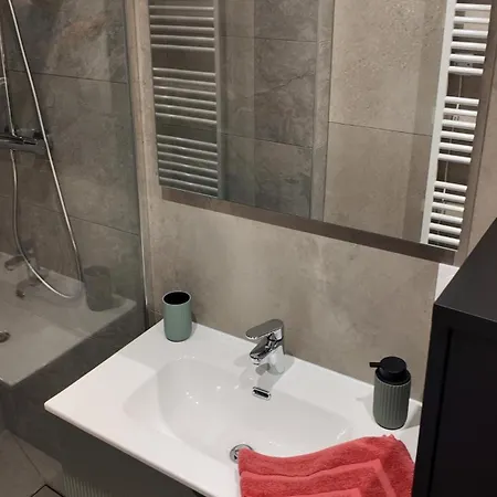 Bienvenue A Perla Di Varos Daire *